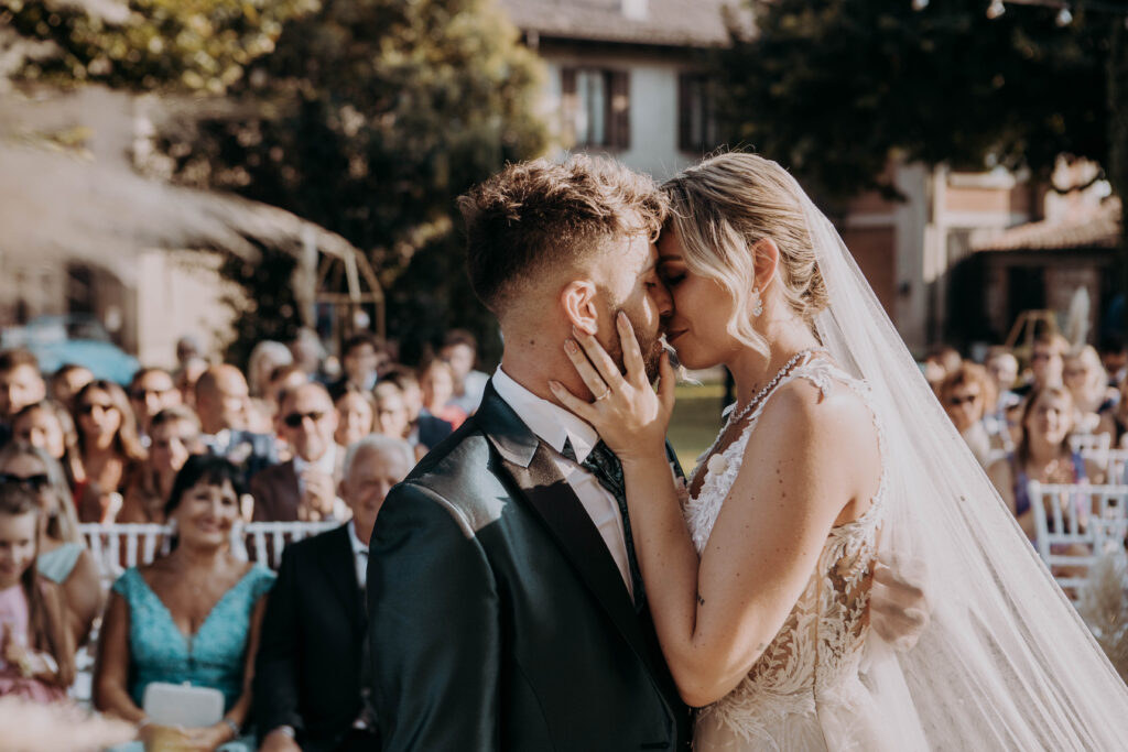 emozioni al rito simbolico . L'arrivo della sposa...Emozioni a fior di pelle