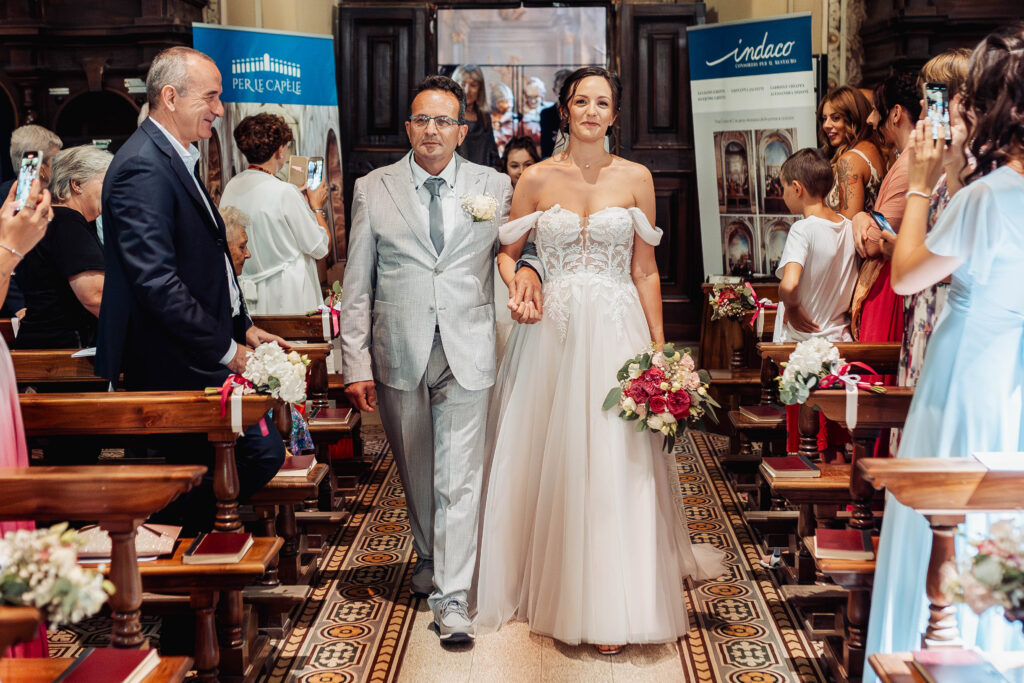 L'arrivo della sposa. fotografo di matrimonio Brescia